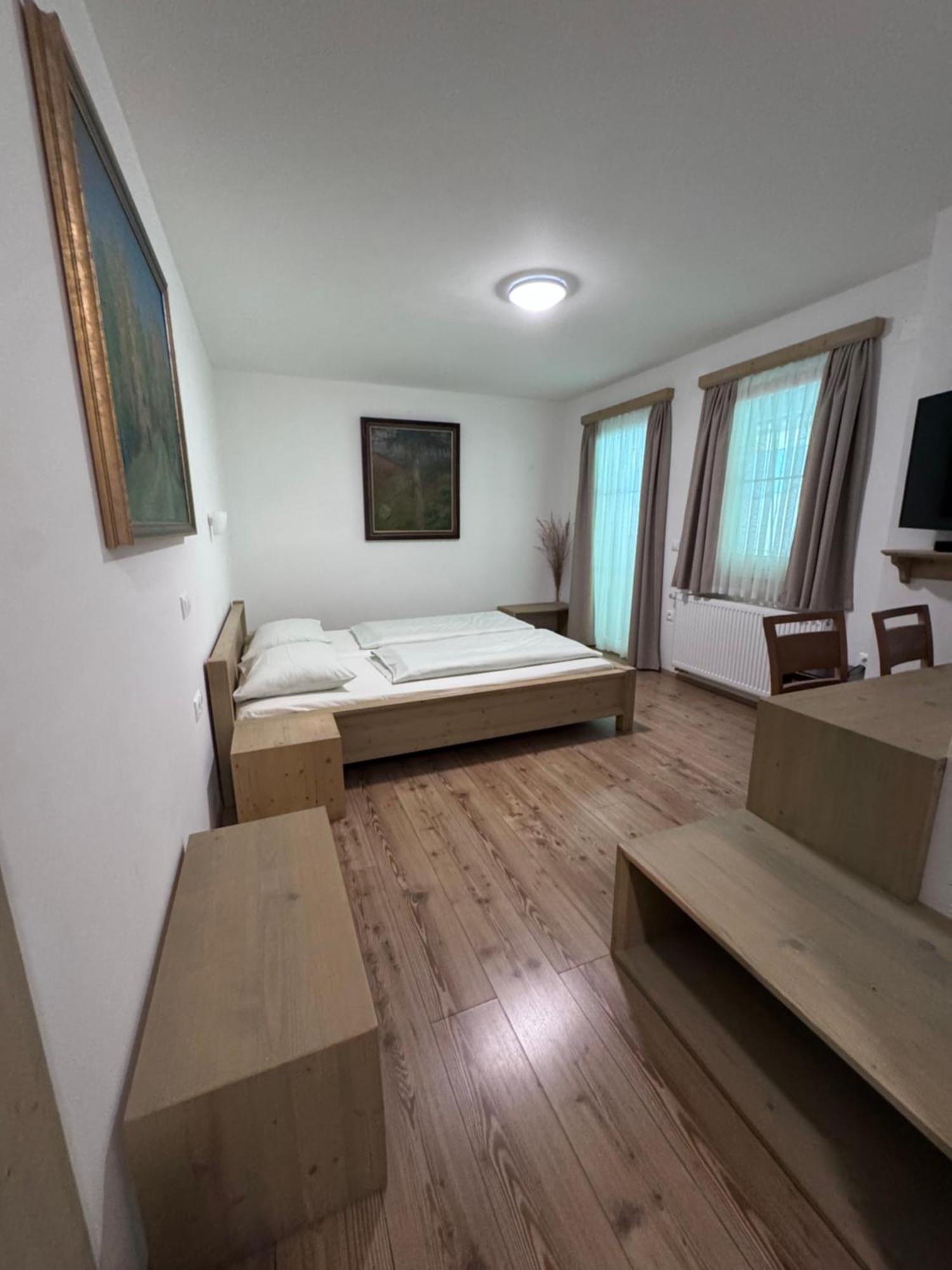 Guesthouse Tolc Spodnja Sorica Exteriér fotografie