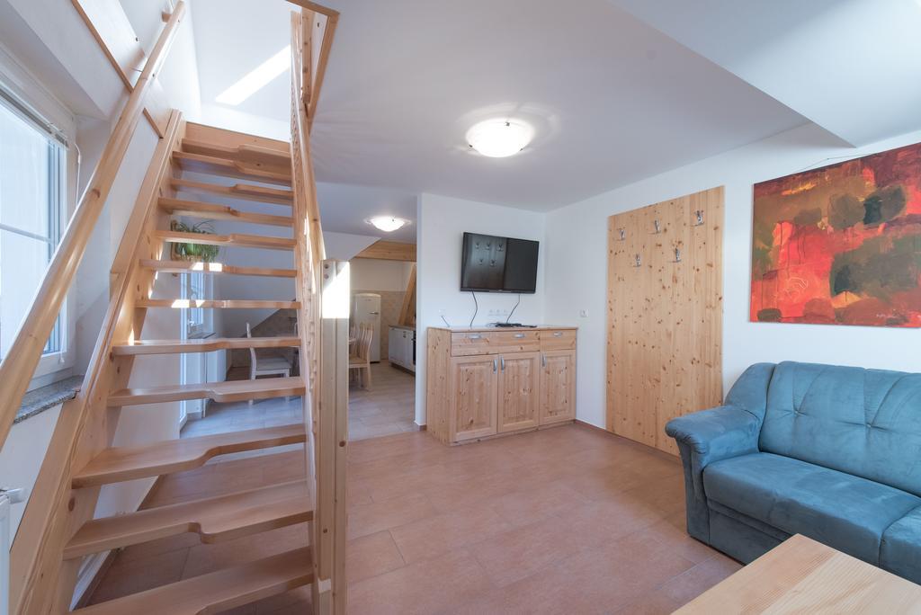 Guesthouse Tolc Spodnja Sorica Exteriér fotografie