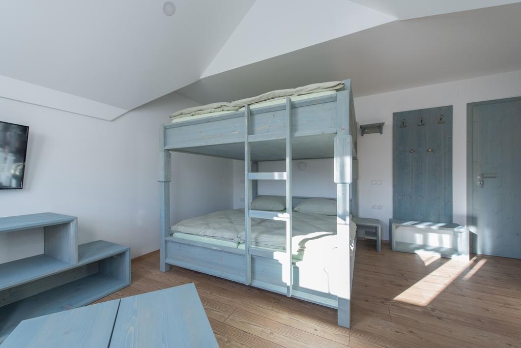 Guesthouse Tolc Spodnja Sorica Exteriér fotografie