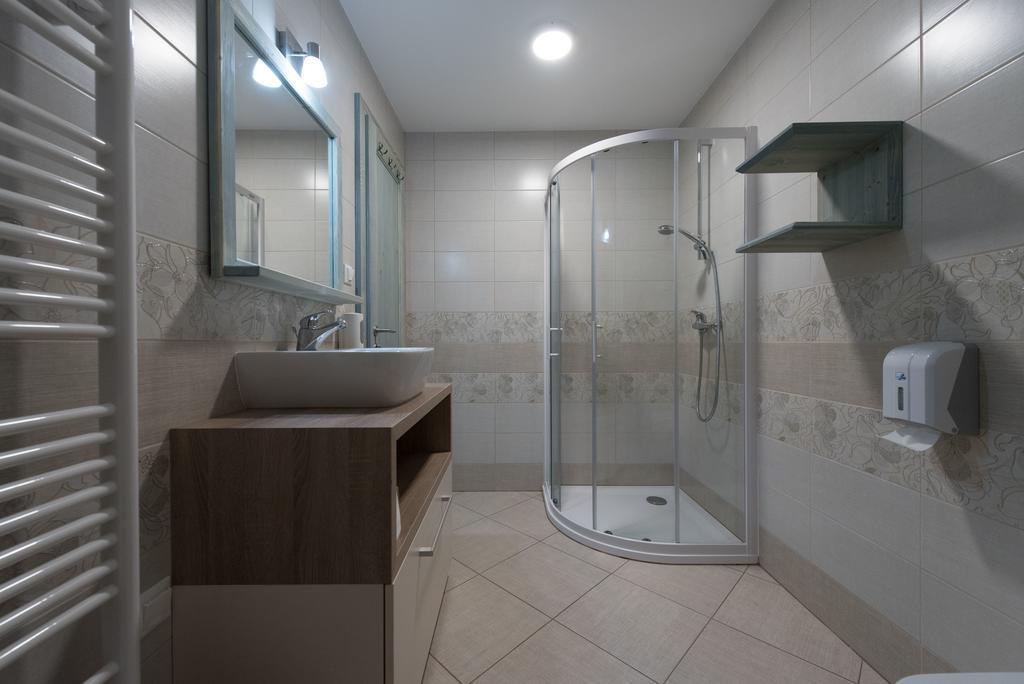 Guesthouse Tolc Spodnja Sorica Exteriér fotografie
