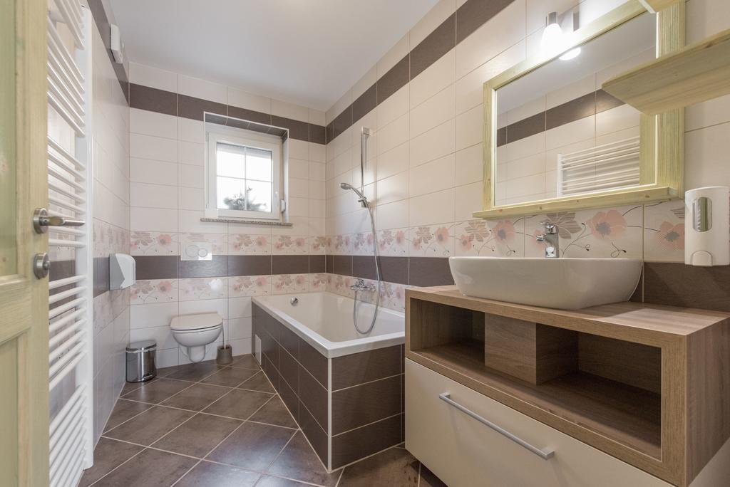 Guesthouse Tolc Spodnja Sorica Exteriér fotografie
